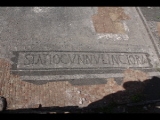 05239 ostia - regio iii - insula xvi - terme della trinacria (iii,xvi,7) - raum 7 - mosaik - text statio cvnnvlingiorvm.jpg